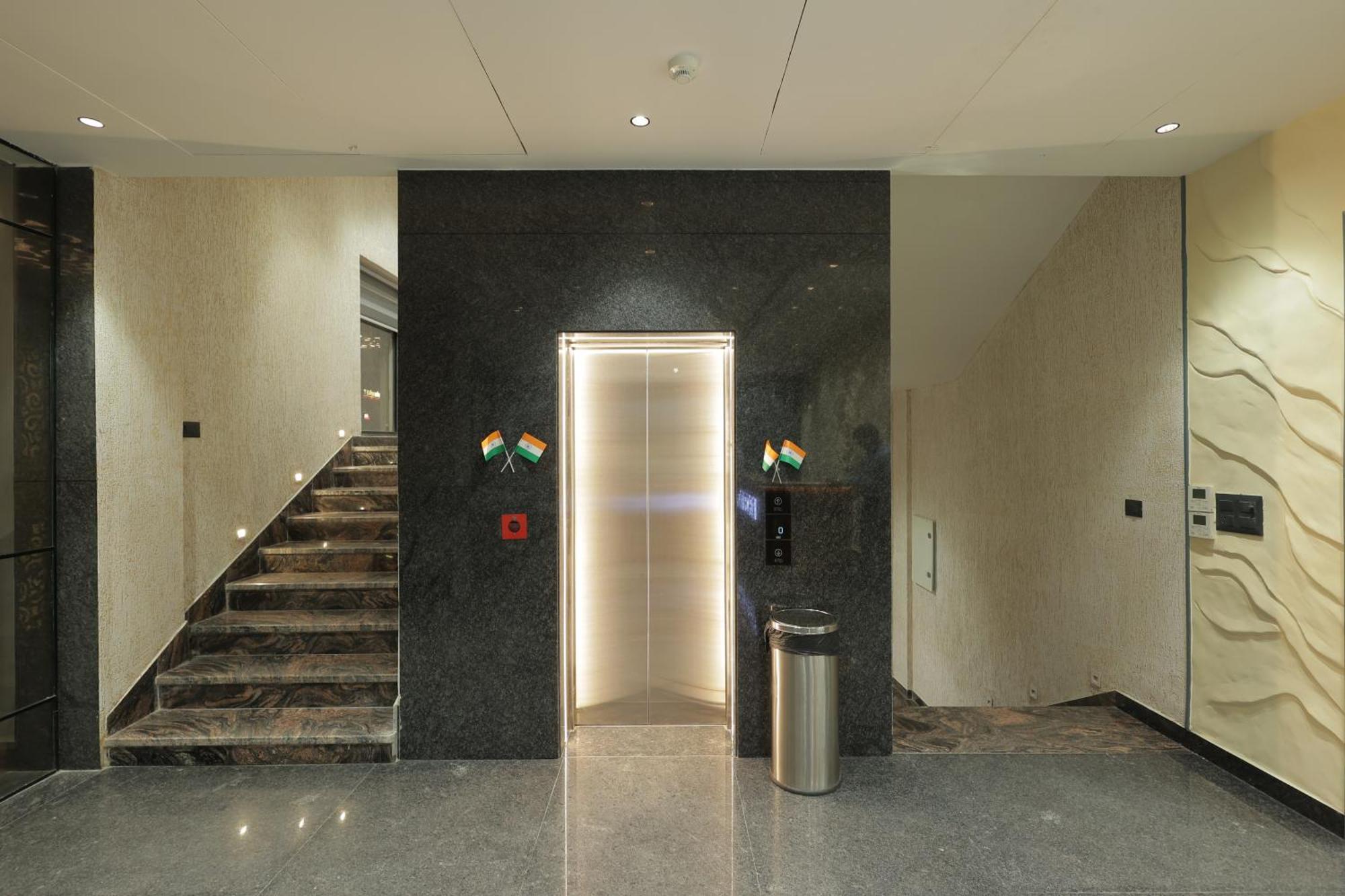 Snj Taj Grand Hotel Agra  Exterior photo