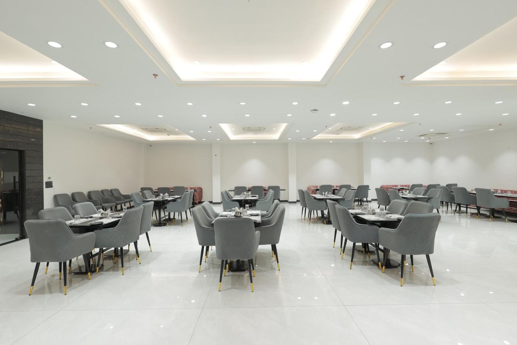 Snj Taj Grand Hotel Agra  Exterior photo